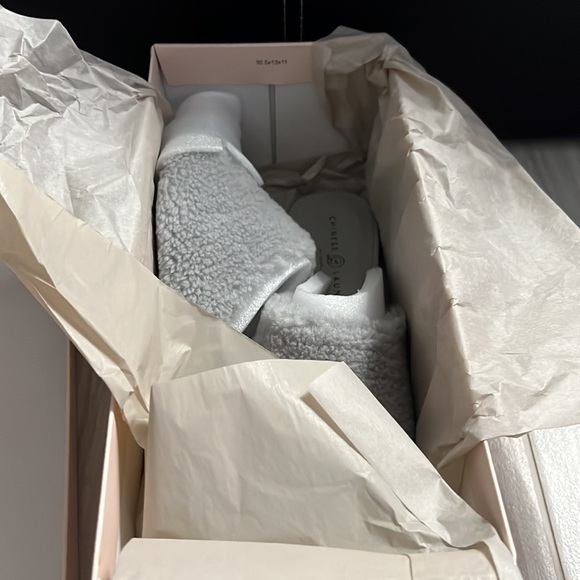 Fluffy slip on sandals hard bottom, indoor/outdoor size 7 - Picture 5 of 8